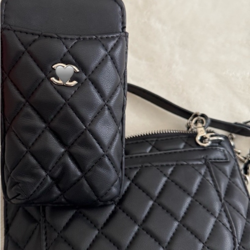 Black Quilted Crossbody Bag Duo - Picture 7 of 10